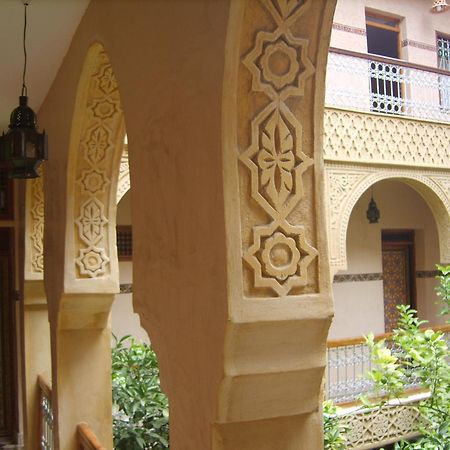 Riad Les Chrifis Navette Aeroport 24 Sur 24 페스 외부 사진