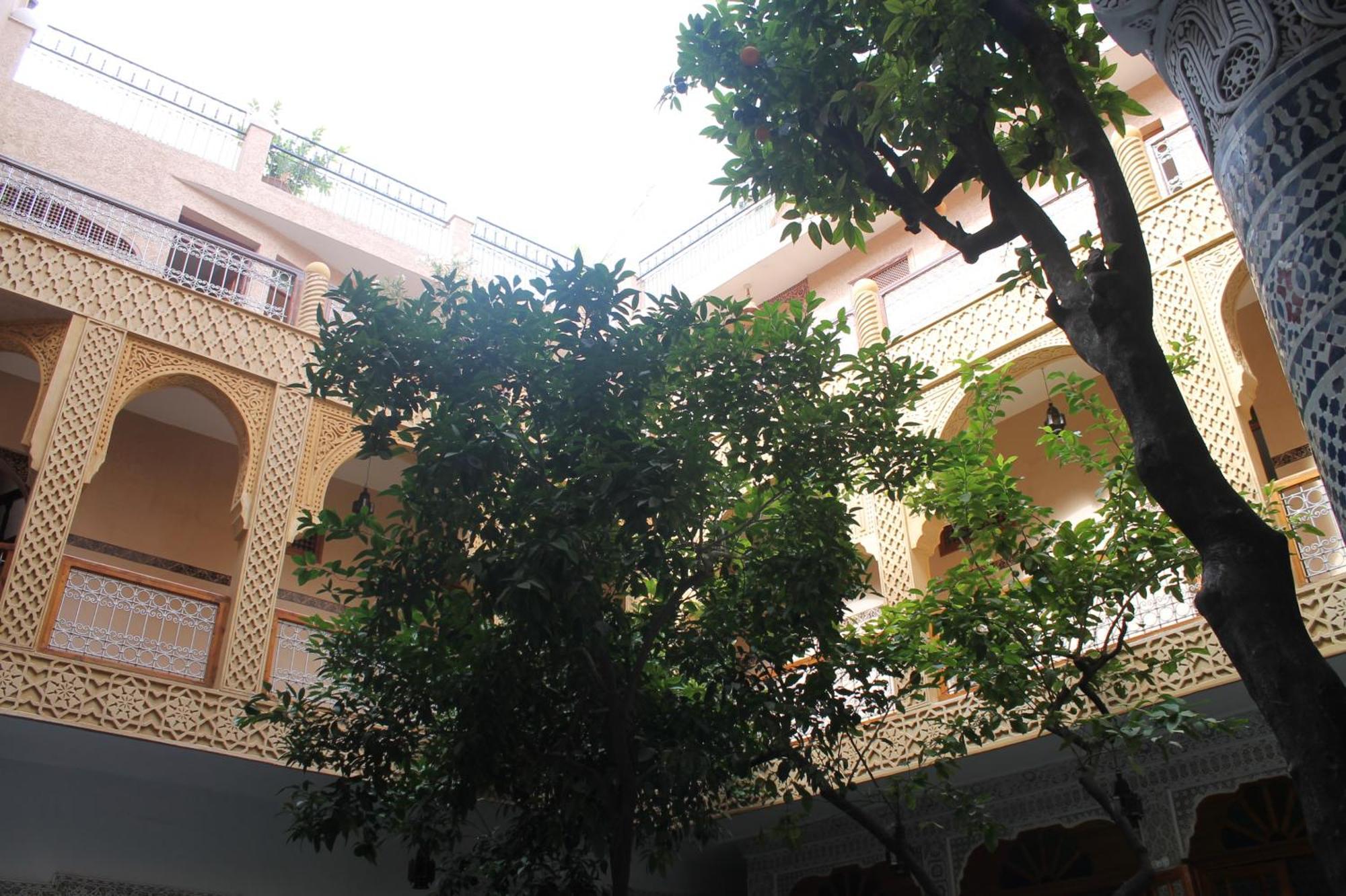 Riad Les Chrifis Navette Aeroport 24 Sur 24 페스 외부 사진