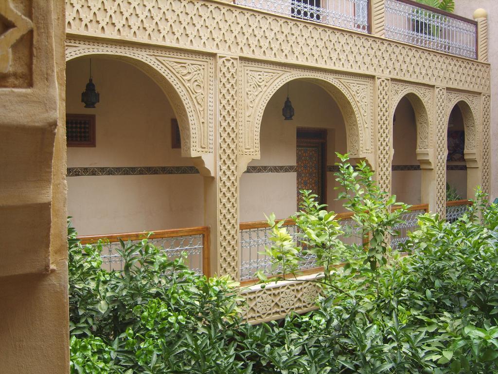 Riad Les Chrifis Navette Aeroport 24 Sur 24 페스 외부 사진