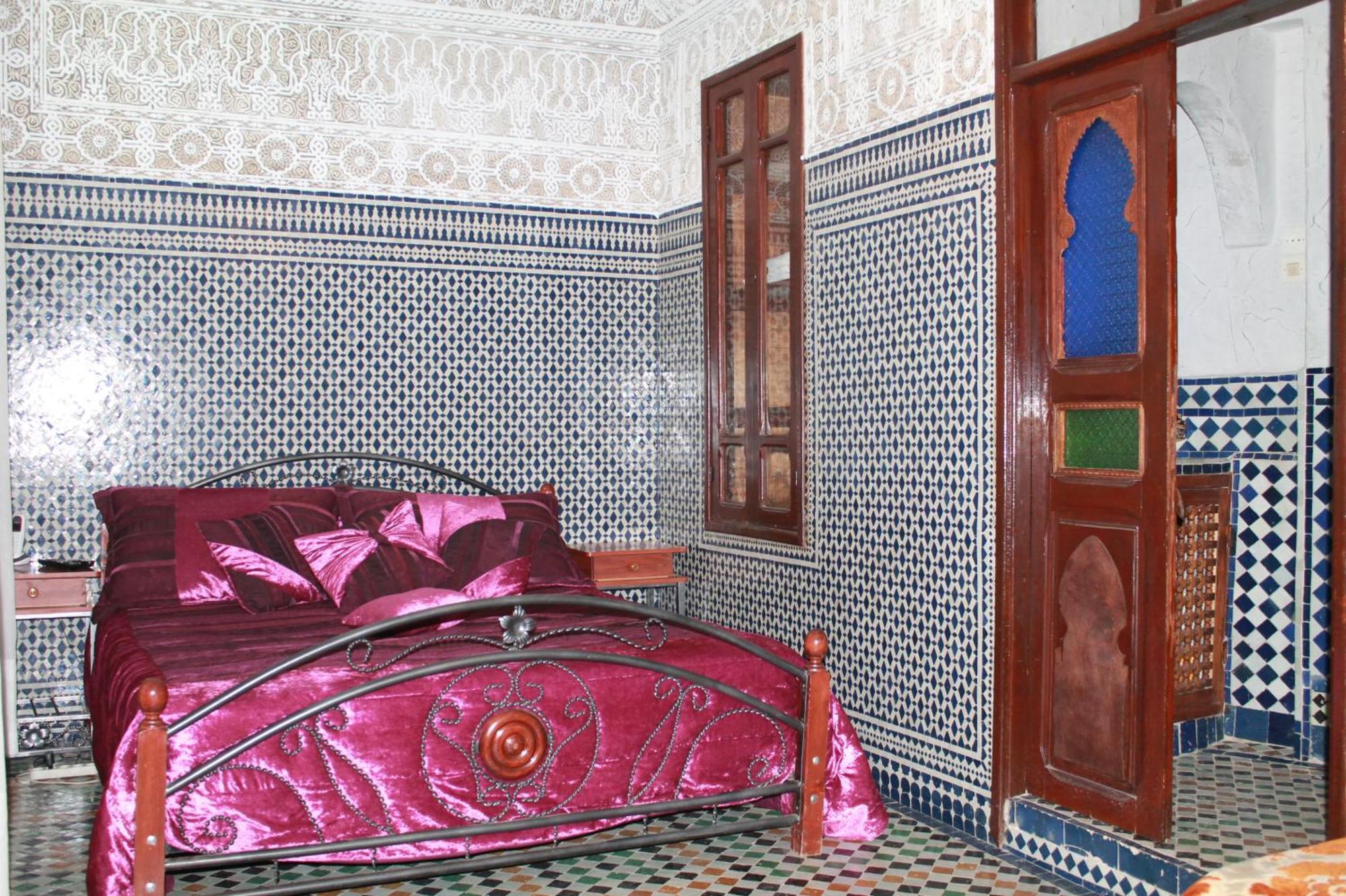 Riad Les Chrifis Navette Aeroport 24 Sur 24 페스 객실 사진
