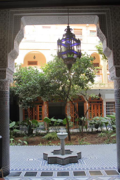 Riad Les Chrifis Navette Aeroport 24 Sur 24 페스 외부 사진