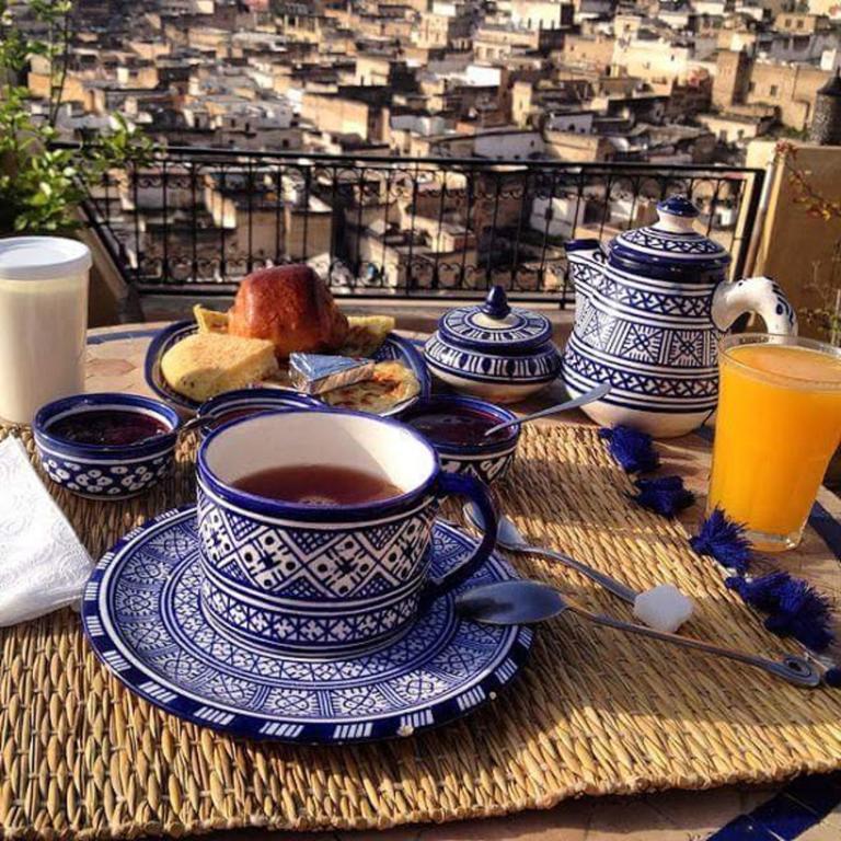 Riad Les Chrifis Navette Aeroport 24 Sur 24 페스 외부 사진
