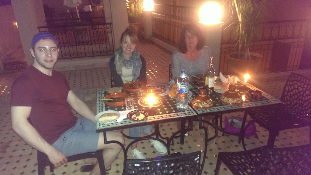 Riad Les Chrifis Navette Aeroport 24 Sur 24 페스 외부 사진