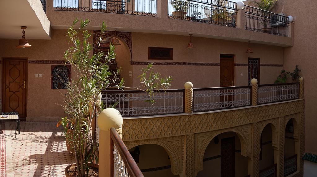 Riad Les Chrifis Navette Aeroport 24 Sur 24 페스 외부 사진
