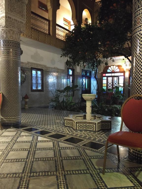 Riad Les Chrifis Navette Aeroport 24 Sur 24 페스 외부 사진