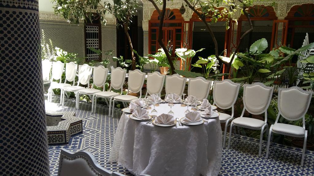 Riad Les Chrifis Navette Aeroport 24 Sur 24 페스 외부 사진