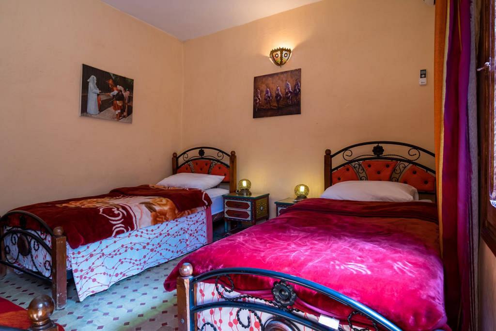 Riad Les Chrifis Navette Aeroport 24 Sur 24 페스 외부 사진