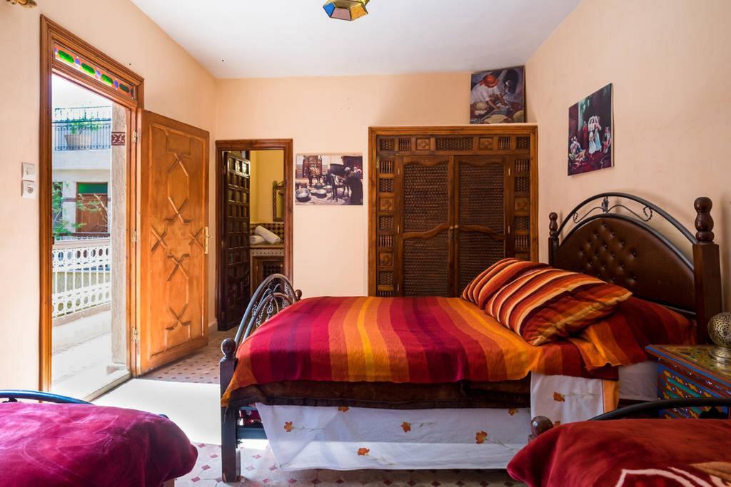 Riad Les Chrifis Navette Aeroport 24 Sur 24 페스 외부 사진