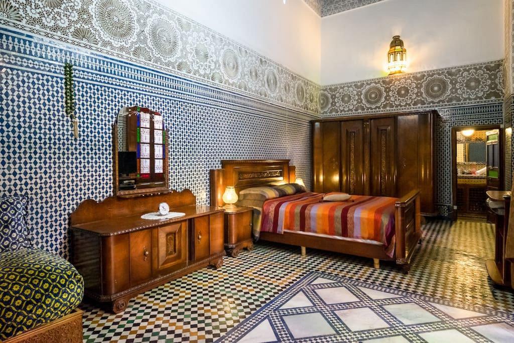 Riad Les Chrifis Navette Aeroport 24 Sur 24 페스 외부 사진